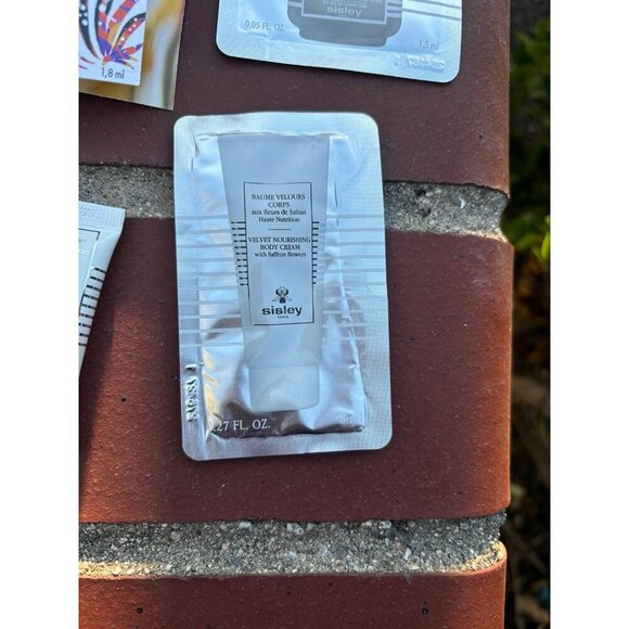 Sisley skincare Kit - Picture 5 of 11